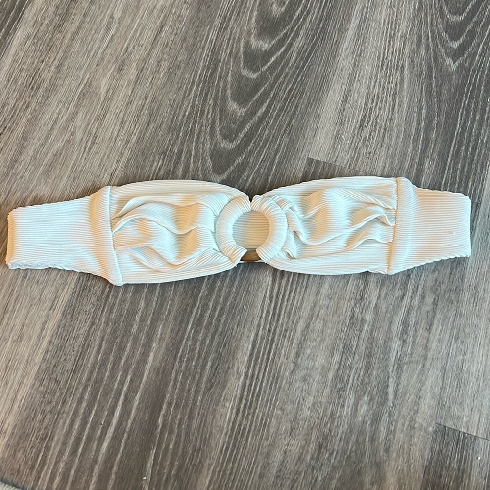 Kulani kinis bandeau top
